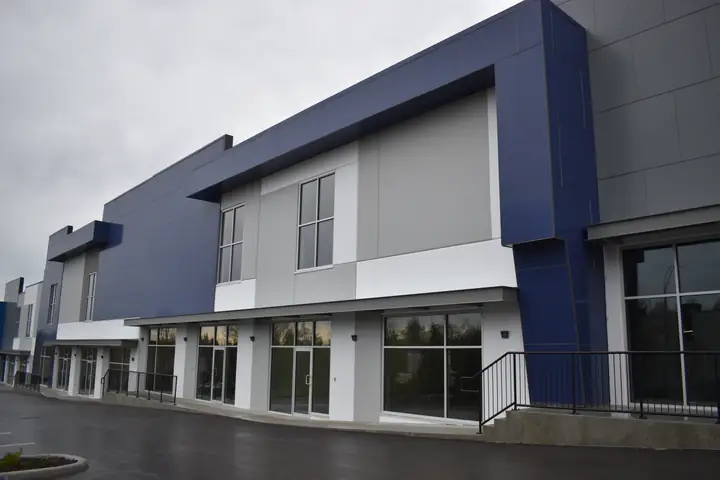 ACM & Composite siding — gateway composite panel system (Gateway 9/10, Langley)